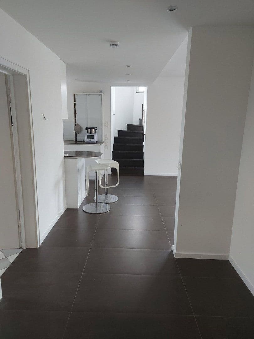 Prenájom bytu 4-izbový 150 m², Emmendingen, Bádensko-Wurttembersko Prenájom bytu 4-izbový 150 m², Emmendingen, Bádensko-Wurttembersko
