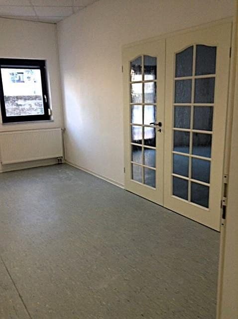 Prenájom kancelárie 125 m², Treskowallee 128, Berlin, Berlín Prenájom kancelárie 125 m², Treskowallee 128, Berlin, Berlín