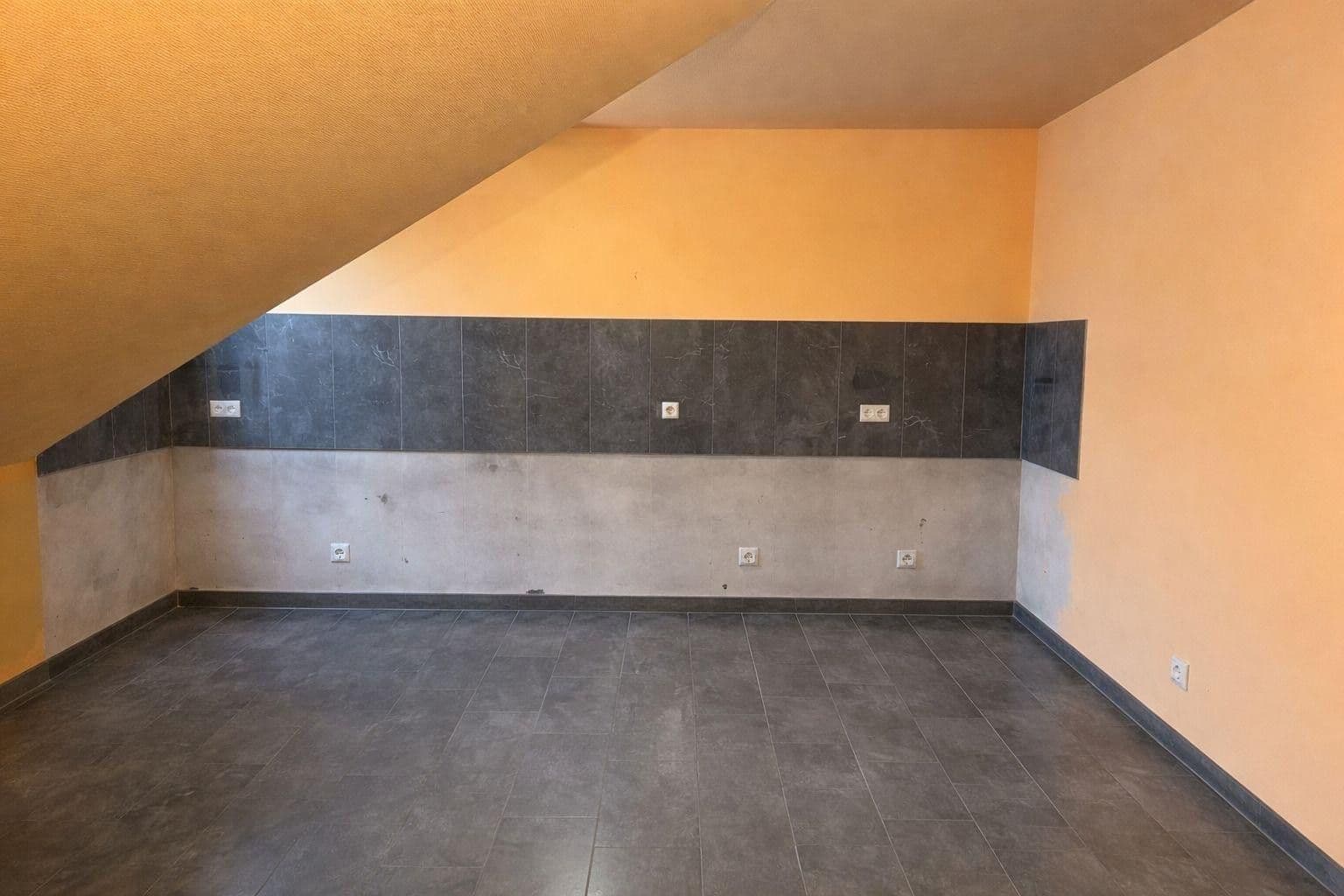 Prenájom bytu 4-izbový 143 m², Philippsburg, Bádensko-Wurttembersko Prenájom bytu 4-izbový 143 m², Philippsburg, Bádensko-Wurttembersko