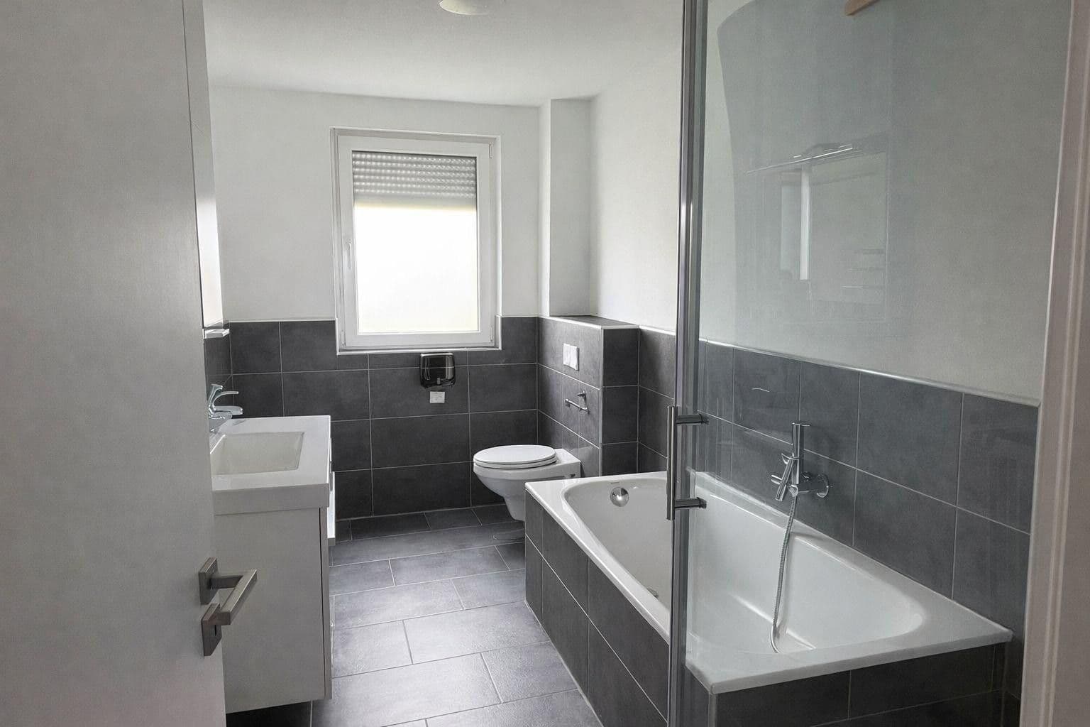 Prenájom bytu 4-izbový 143 m², Philippsburg, Bádensko-Wurttembersko Prenájom bytu 4-izbový 143 m², Philippsburg, Bádensko-Wurttembersko