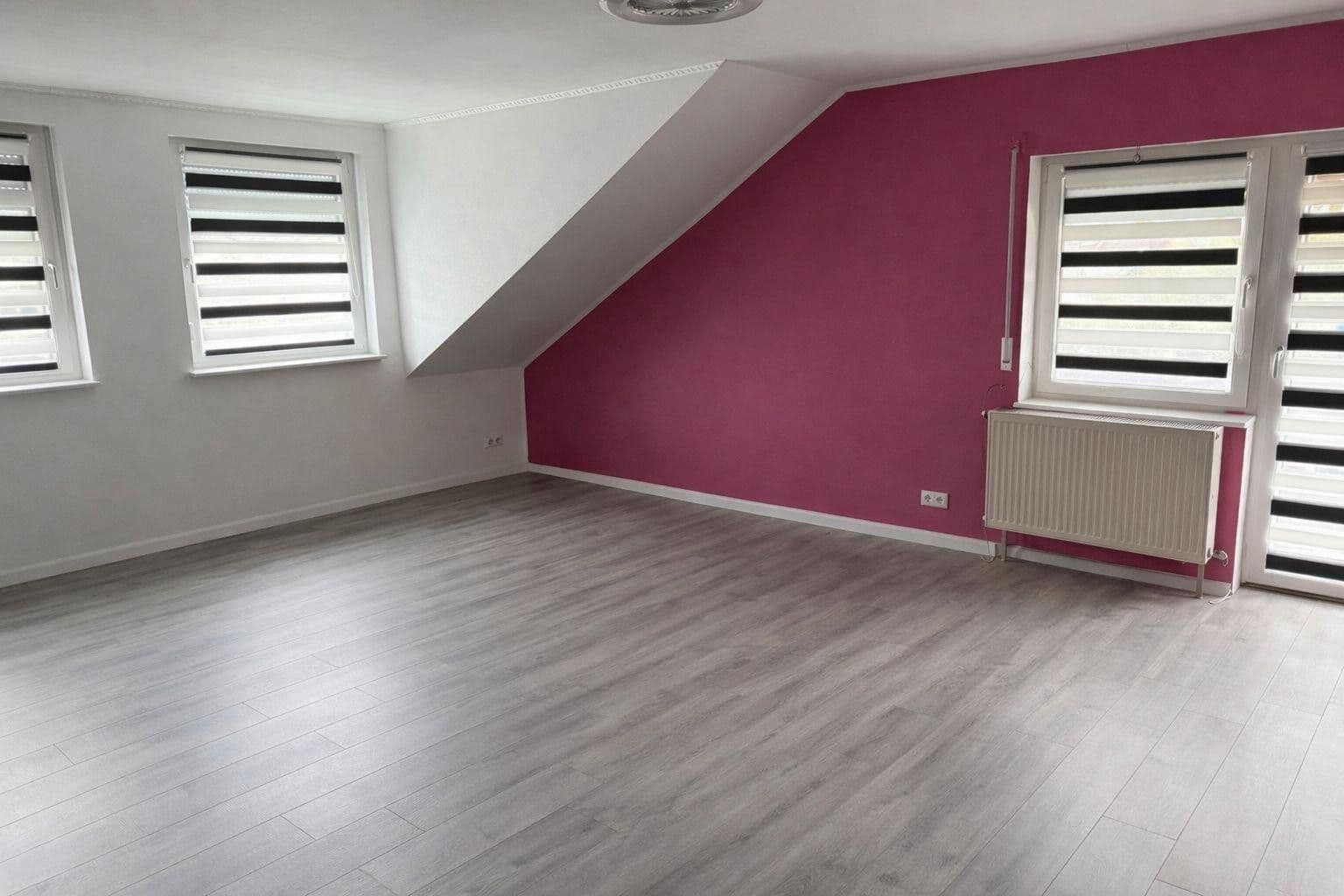 Prenájom bytu 4-izbový 143 m², Philippsburg, Bádensko-Wurttembersko Prenájom bytu 4-izbový 143 m², Philippsburg, Bádensko-Wurttembersko