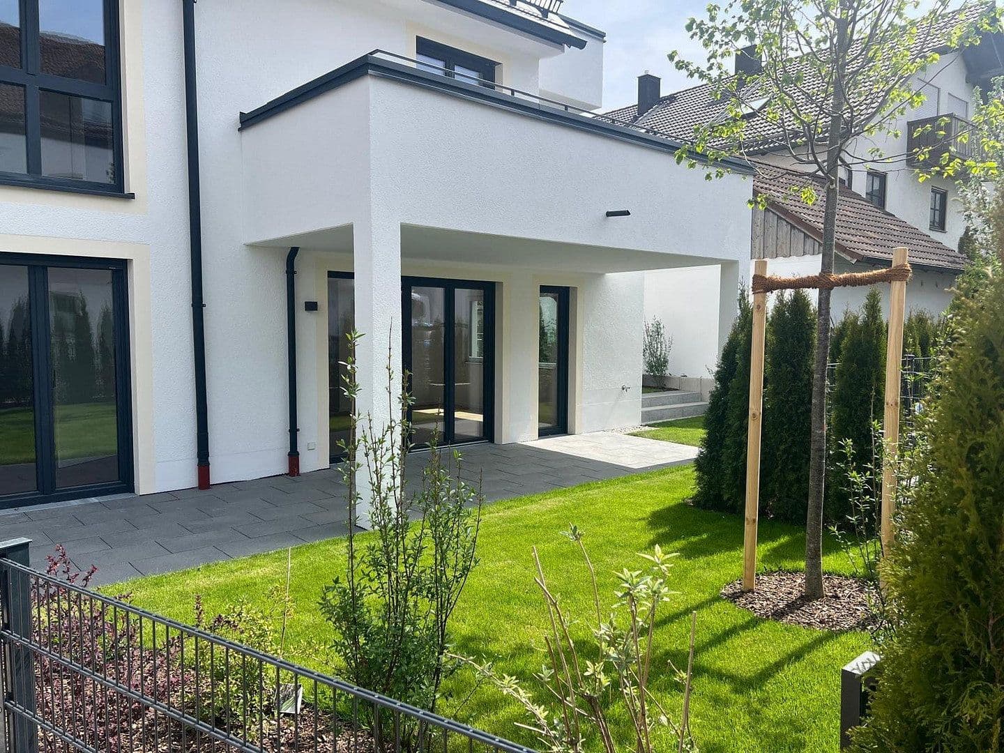 Prenájom bytu 3-izbový 98 m², Dorfstraße 11b, Germering, Bavorsko Prenájom bytu 3-izbový 98 m², Dorfstraße 11b, Germering, Bavorsko