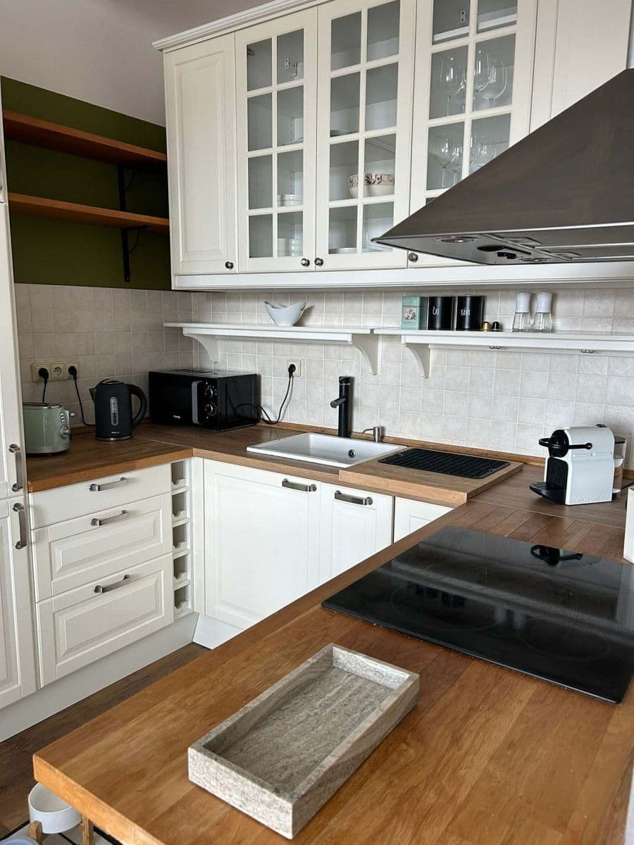 Prenájom bytu 45 m², Horova, Hradec Králové, Královéhradecký kraj Prenájom bytu 45 m², Horova, Hradec Králové, Královéhradecký kraj