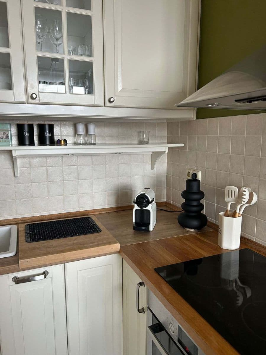 Prenájom bytu 45 m², Horova, Hradec Králové, Královéhradecký kraj Prenájom bytu 45 m², Horova, Hradec Králové, Královéhradecký kraj