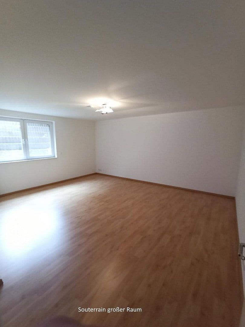 Prenájom bytu 4-izbový 134 m², Norderstedt, Šlezvicko-Holštajnsko Prenájom bytu 4-izbový 134 m², Norderstedt, Šlezvicko-Holštajnsko