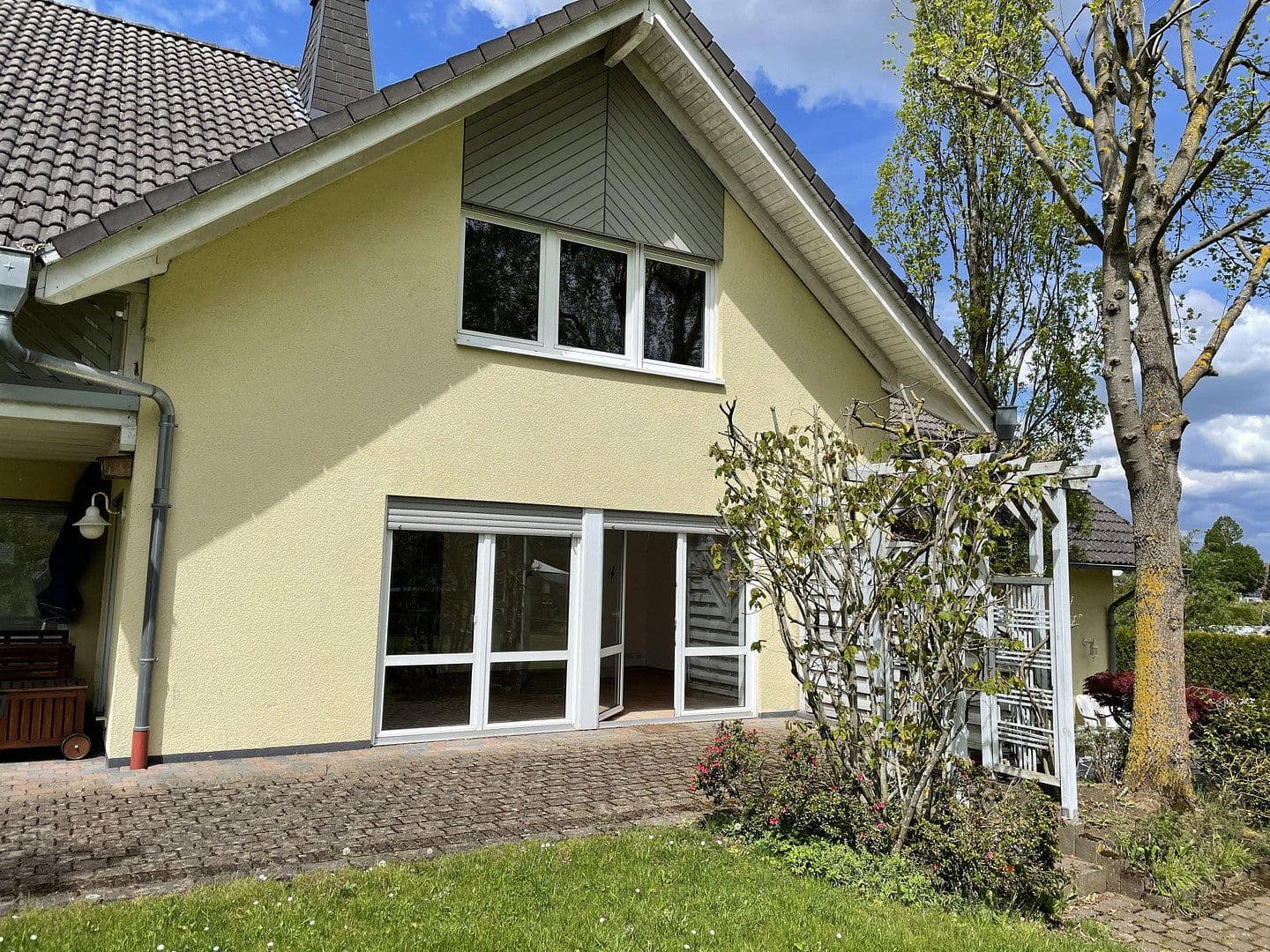 Predaj domu 337 m², pozemek 1.324 m², Im Wiesengrund 34, Montabaur, Porýnie-Falcko Predaj domu 337 m², pozemek 1.324 m², Im Wiesengrund 34, Montabaur, Porýnie-Falcko
