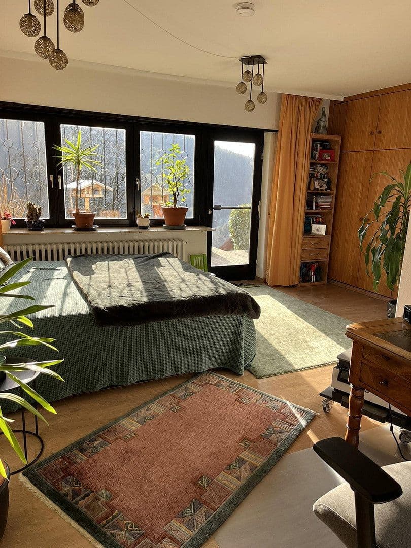 Predaj domu 160 m², pozemek 3.000 m², Heiligkreuzsteinach, Bádensko-Wurttembersko Predaj domu 160 m², pozemek 3.000 m², Heiligkreuzsteinach, Bádensko-Wurttembersko