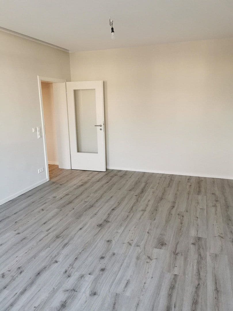 Prenájom bytu 2-izbový 70 m², Güterbahnhofstraße 3, Torgau, Sasko Prenájom bytu 2-izbový 70 m², Güterbahnhofstraße 3, Torgau, Sasko