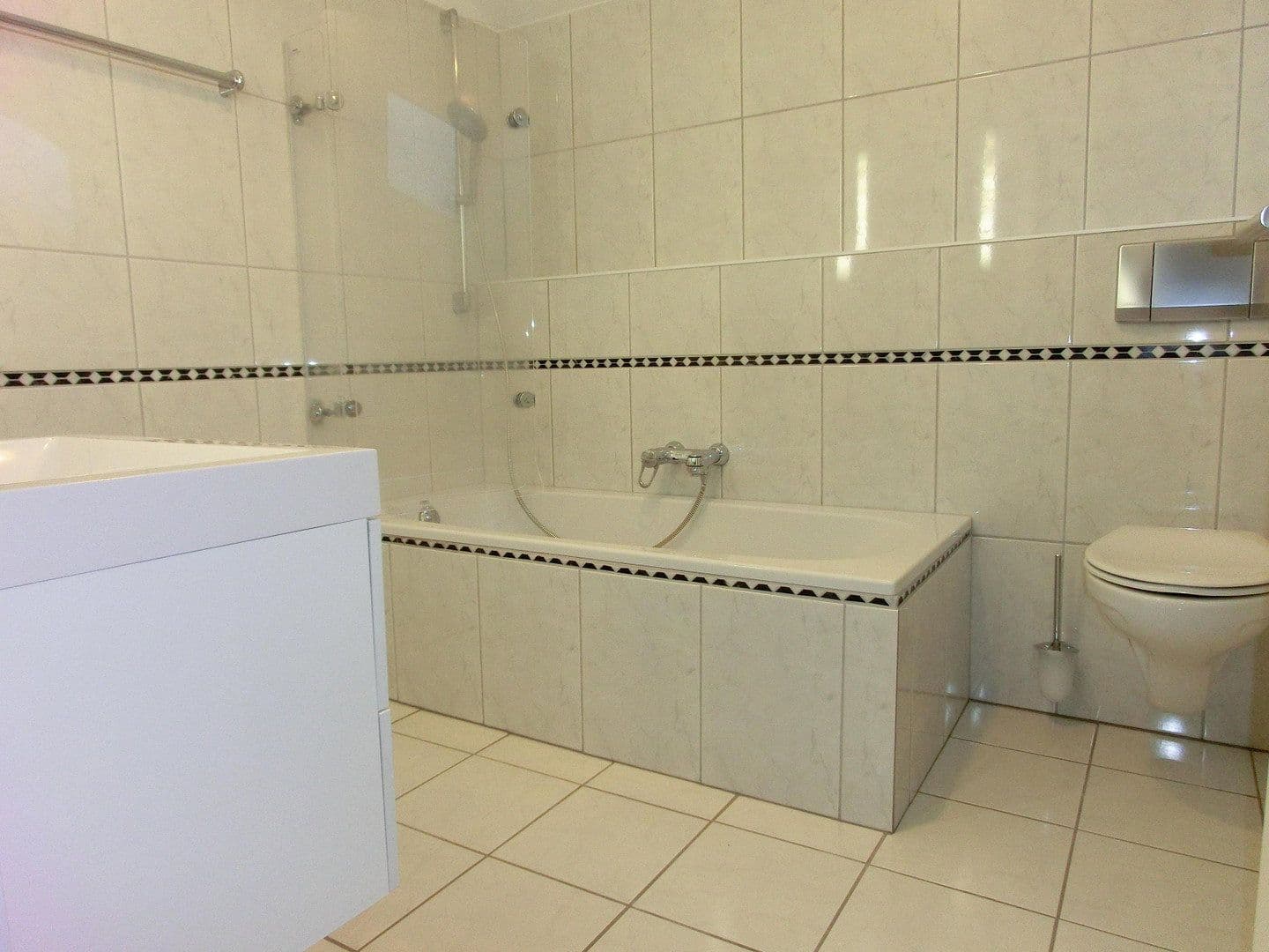 Prenájom bytu 2-izbový 74 m², Köln, Severné Porýnie - Westfálsko Prenájom bytu 2-izbový 74 m², Köln, Severné Porýnie - Westfálsko