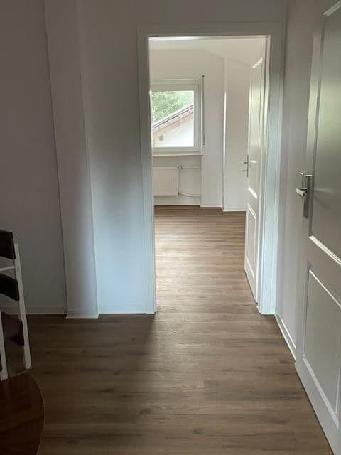 Prenájom bytu 4-izbový 170 m², Fichtenstraße 40, Niedernhausen, Hesensko Prenájom bytu 4-izbový 170 m², Fichtenstraße 40, Niedernhausen, Hesensko