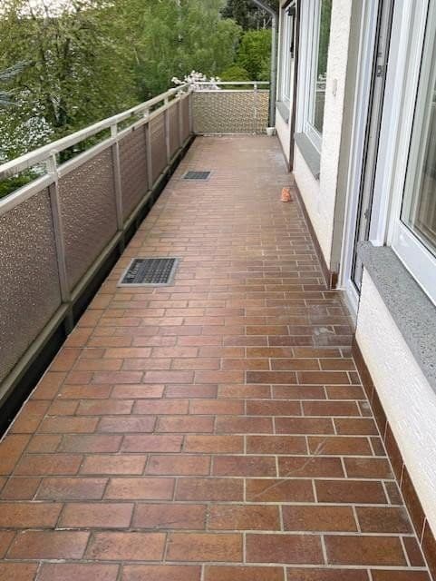Prenájom bytu 4-izbový 170 m², Fichtenstraße 40, Niedernhausen, Hesensko Prenájom bytu 4-izbový 170 m², Fichtenstraße 40, Niedernhausen, Hesensko