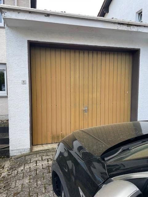Prenájom bytu 4-izbový 170 m², Fichtenstraße 40, Niedernhausen, Hesensko Prenájom bytu 4-izbový 170 m², Fichtenstraße 40, Niedernhausen, Hesensko