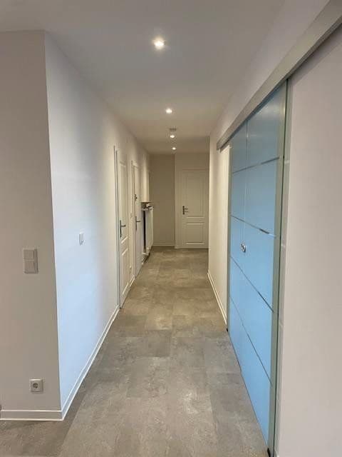 Prenájom bytu 4-izbový 170 m², Fichtenstraße 40, Niedernhausen, Hesensko Prenájom bytu 4-izbový 170 m², Fichtenstraße 40, Niedernhausen, Hesensko