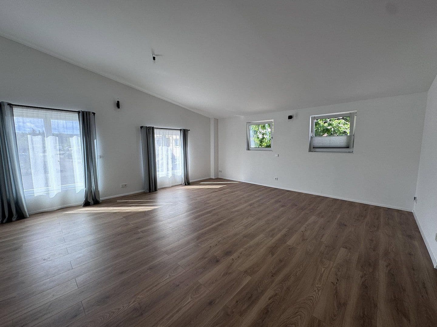 Prenájom bytu 2-izbový 70 m², Im Hummelacker 12a, Pforzheim, Bádensko-Wurttembersko Prenájom bytu 2-izbový 70 m², Im Hummelacker 12a, Pforzheim, Bádensko-Wurttembersko