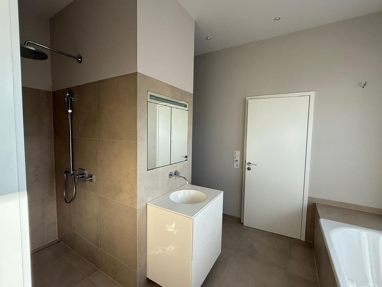 Predaj domu 290 m², pozemek 1.016 m², Königs Wusterhausen, Brandenbursko Predaj domu 290 m², pozemek 1.016 m², Königs Wusterhausen, Brandenbursko