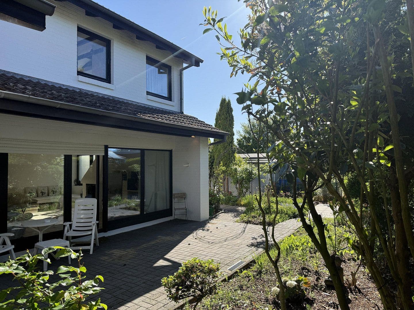 Predaj domu 153 m², pozemek 400 m², Stuhr, Dolné Sasko Predaj domu 153 m², pozemek 400 m², Stuhr, Dolné Sasko