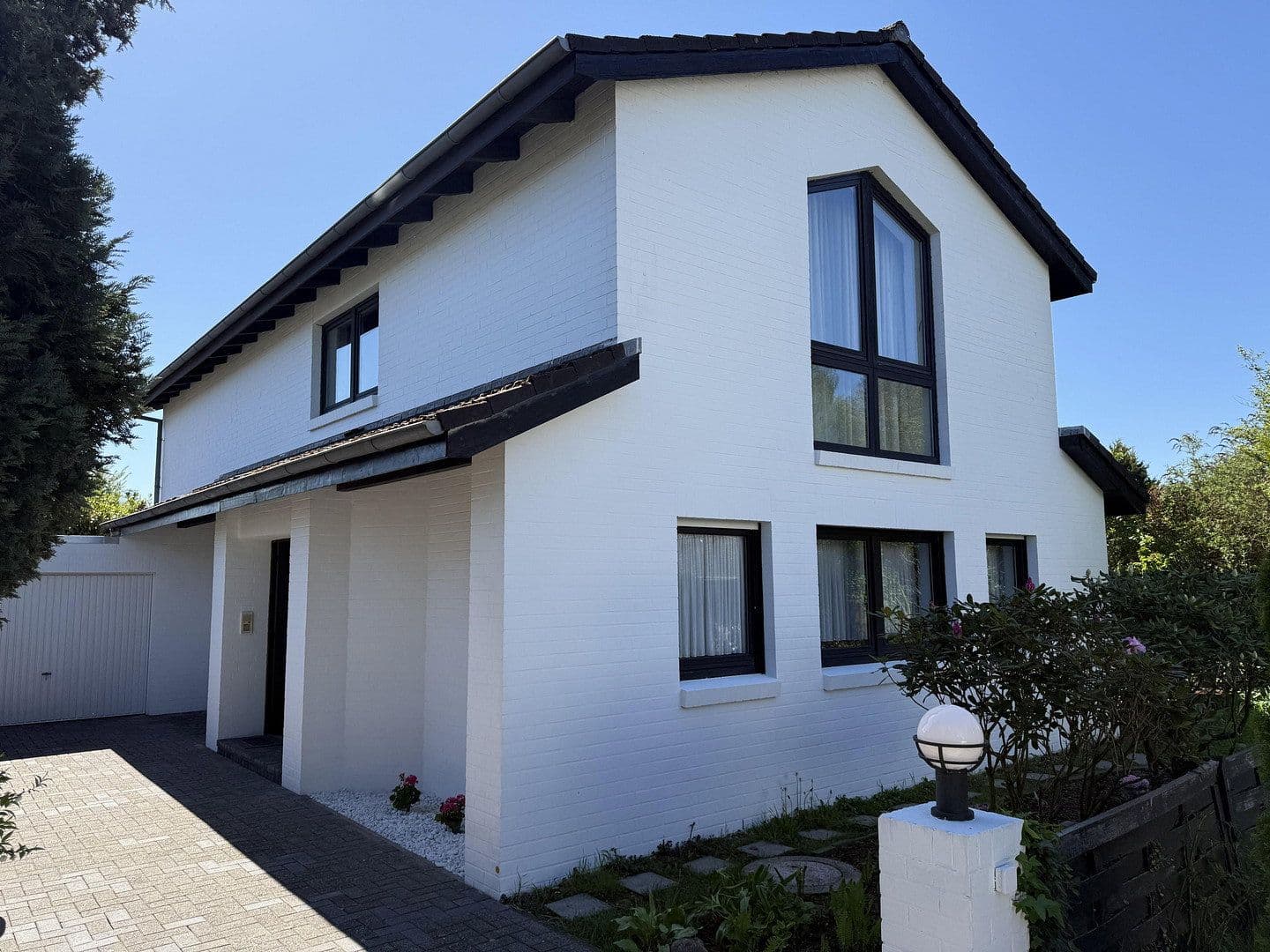 Predaj domu 153 m², pozemek 400 m², Stuhr, Dolné Sasko Predaj domu 153 m², pozemek 400 m², Stuhr, Dolné Sasko