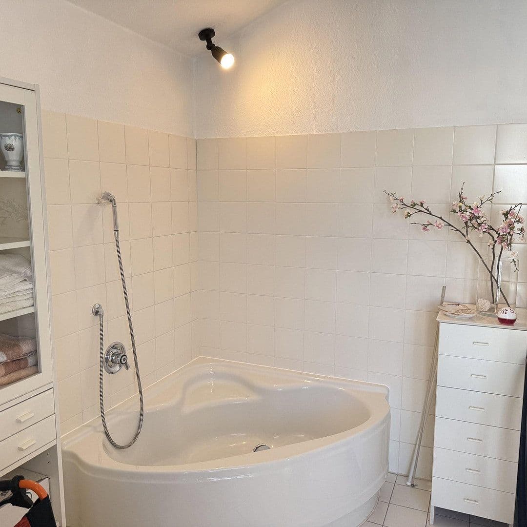 Predaj domu 153 m², pozemek 400 m², Stuhr, Dolné Sasko Predaj domu 153 m², pozemek 400 m², Stuhr, Dolné Sasko