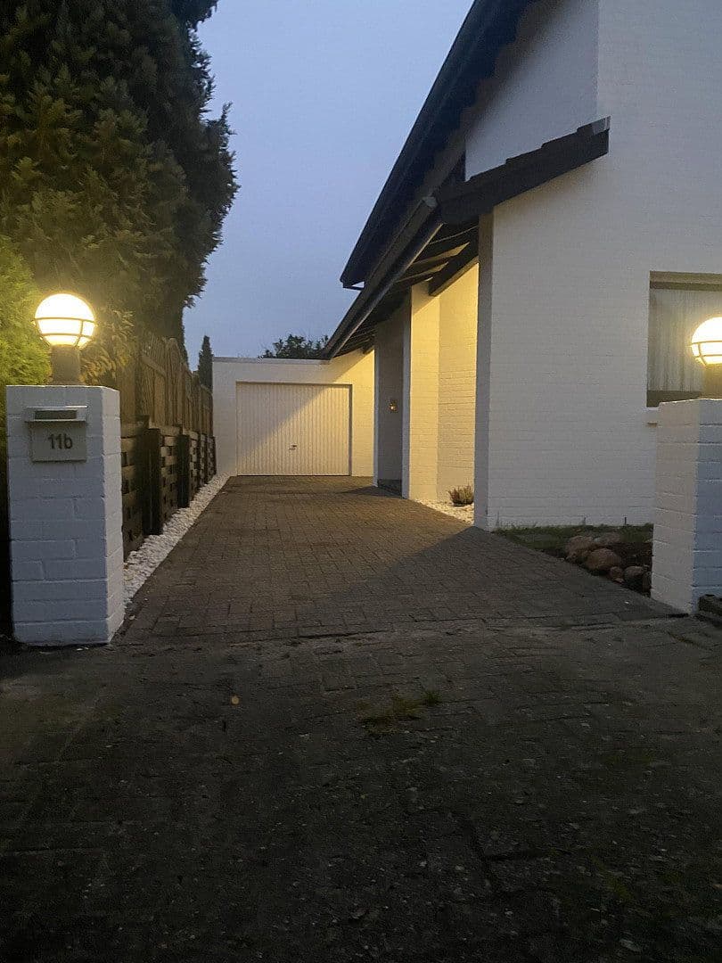 Predaj domu 153 m², pozemek 400 m², Stuhr, Dolné Sasko Predaj domu 153 m², pozemek 400 m², Stuhr, Dolné Sasko