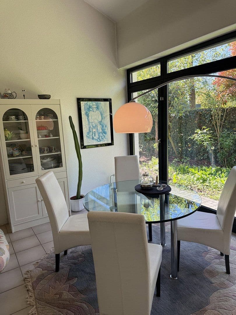 Predaj domu 153 m², pozemek 400 m², Stuhr, Dolné Sasko Predaj domu 153 m², pozemek 400 m², Stuhr, Dolné Sasko