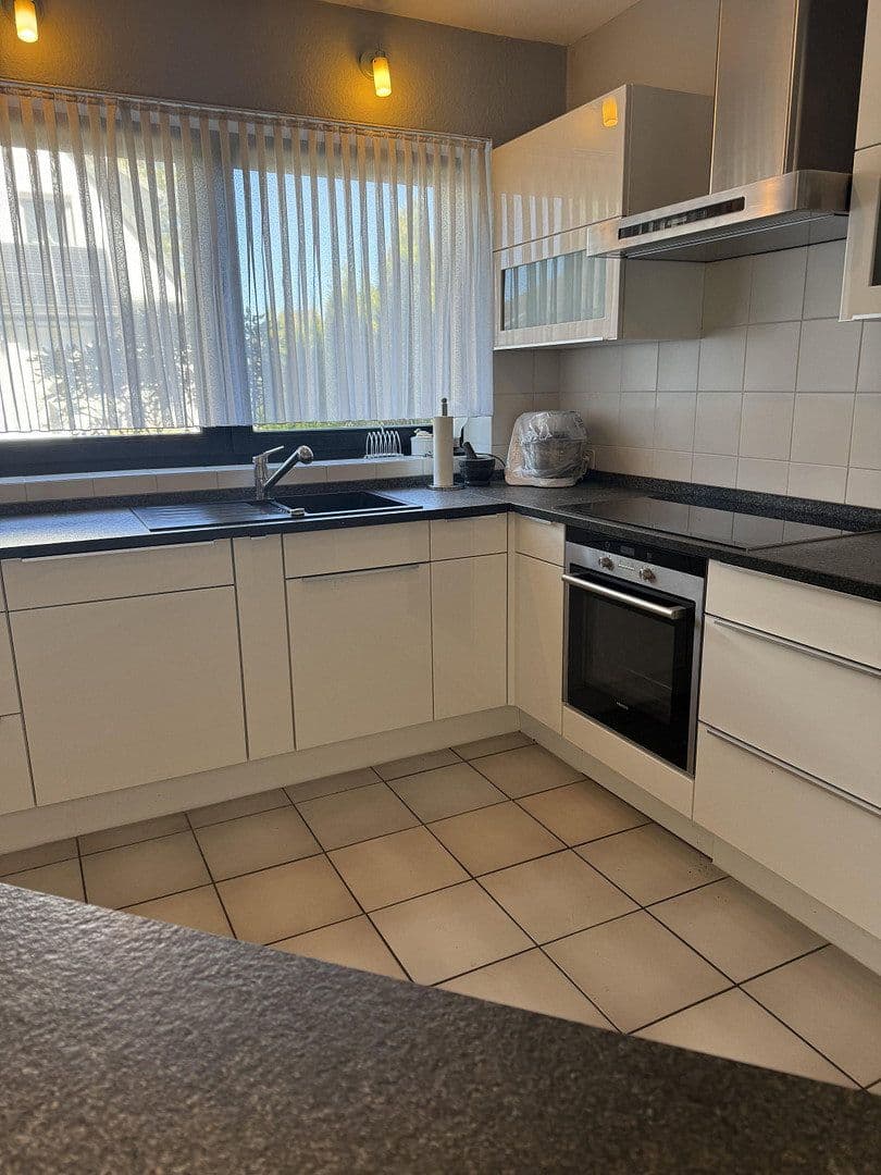 Predaj domu 153 m², pozemek 400 m², Stuhr, Dolné Sasko Predaj domu 153 m², pozemek 400 m², Stuhr, Dolné Sasko