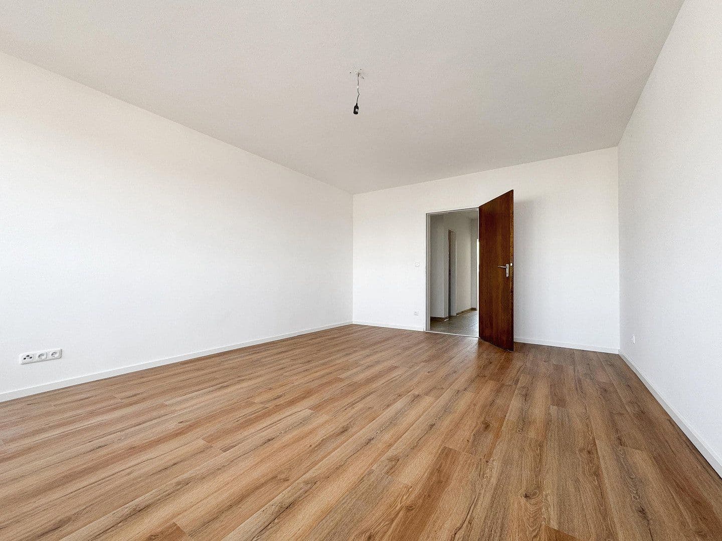 Prenájom bytu 3-izbový 85 m², Isarstraße 26, Regensburg, Bavorsko Prenájom bytu 3-izbový 85 m², Isarstraße 26, Regensburg, Bavorsko