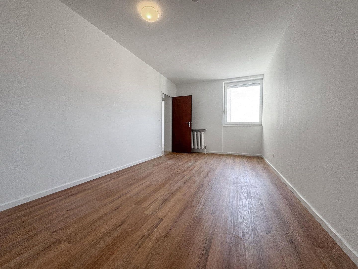 Prenájom bytu 3-izbový 85 m², Isarstraße 26, Regensburg, Bavorsko Prenájom bytu 3-izbový 85 m², Isarstraße 26, Regensburg, Bavorsko