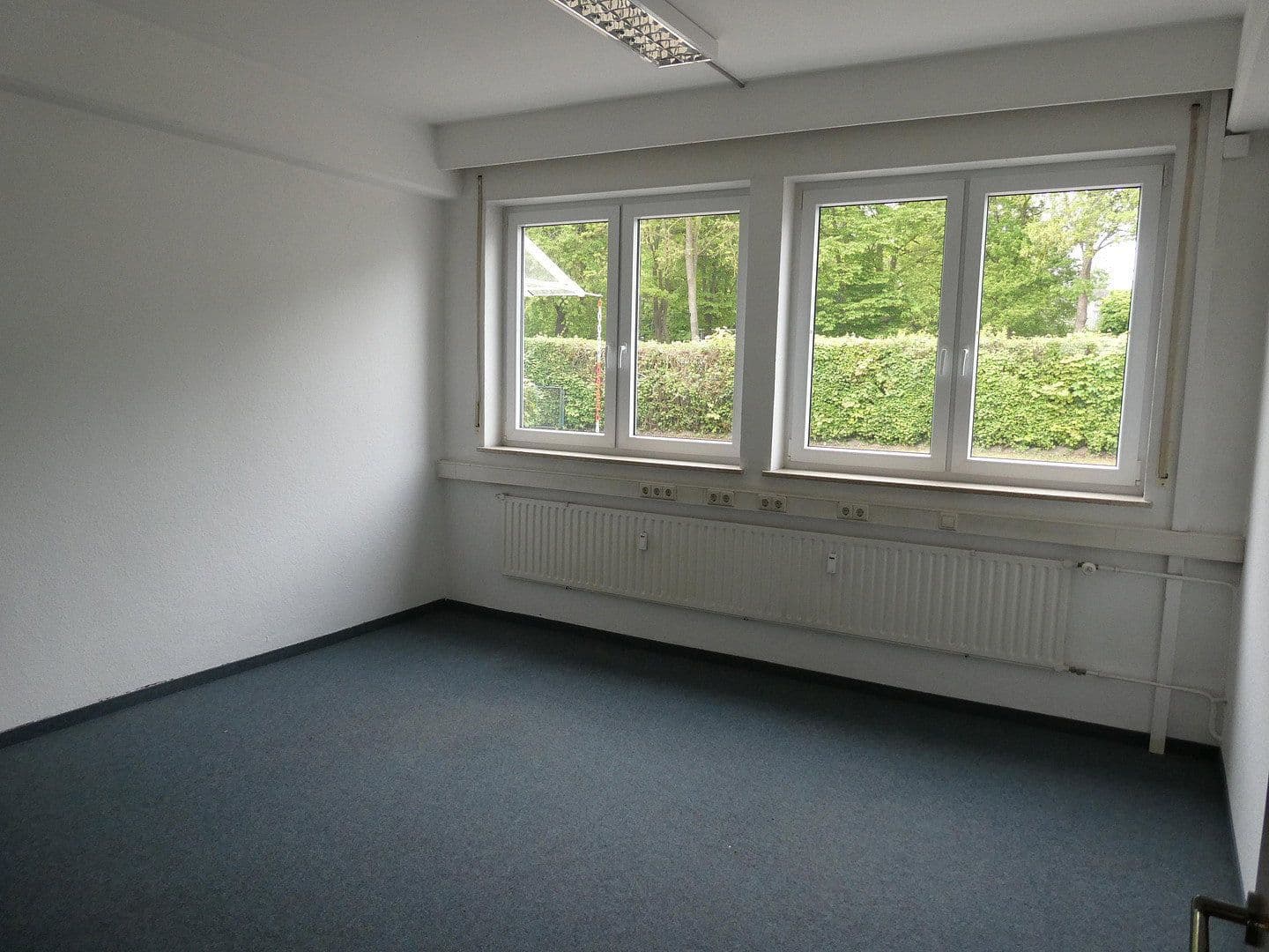 Predaj kancelárie 866 m², Ulm, Bádensko-Wurttembersko Predaj kancelárie 866 m², Ulm, Bádensko-Wurttembersko