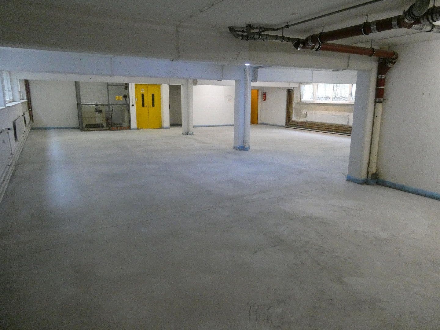 Predaj kancelárie 866 m², Ulm, Bádensko-Wurttembersko Predaj kancelárie 866 m², Ulm, Bádensko-Wurttembersko