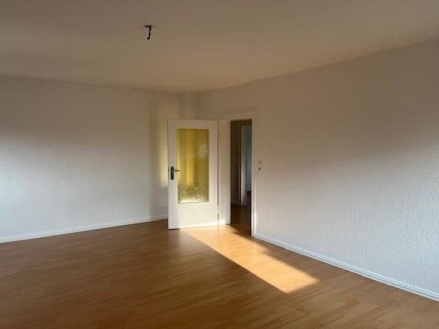 Prenájom bytu 3-izbový 81 m², Nibourstaße 9, Hameln, Dolné Sasko Prenájom bytu 3-izbový 81 m², Nibourstaße 9, Hameln, Dolné Sasko