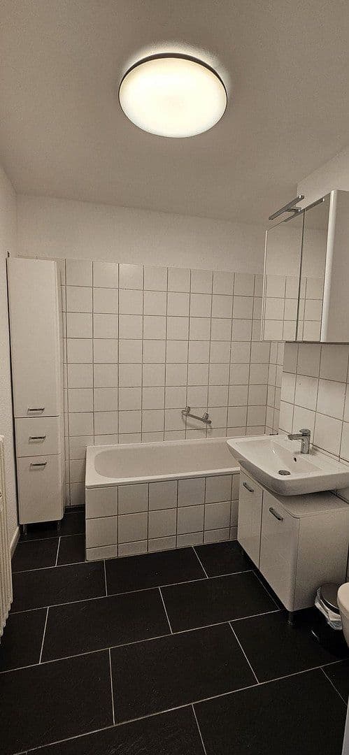 Prenájom bytu 30 m², Adolf-Diesterweg-Straße 107, Ludwigshafen am Rhein, Porýnie-Falcko Prenájom bytu 30 m², Adolf-Diesterweg-Straße 107, Ludwigshafen am Rhein, Porýnie-Falcko
