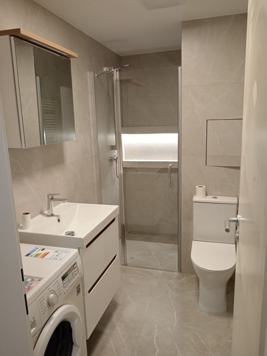 Prenájom bytu 1-izbový 34 m², Sluneční náměstí, Praha, Praha Prenájom bytu 1-izbový 34 m², Sluneční náměstí, Praha, Praha