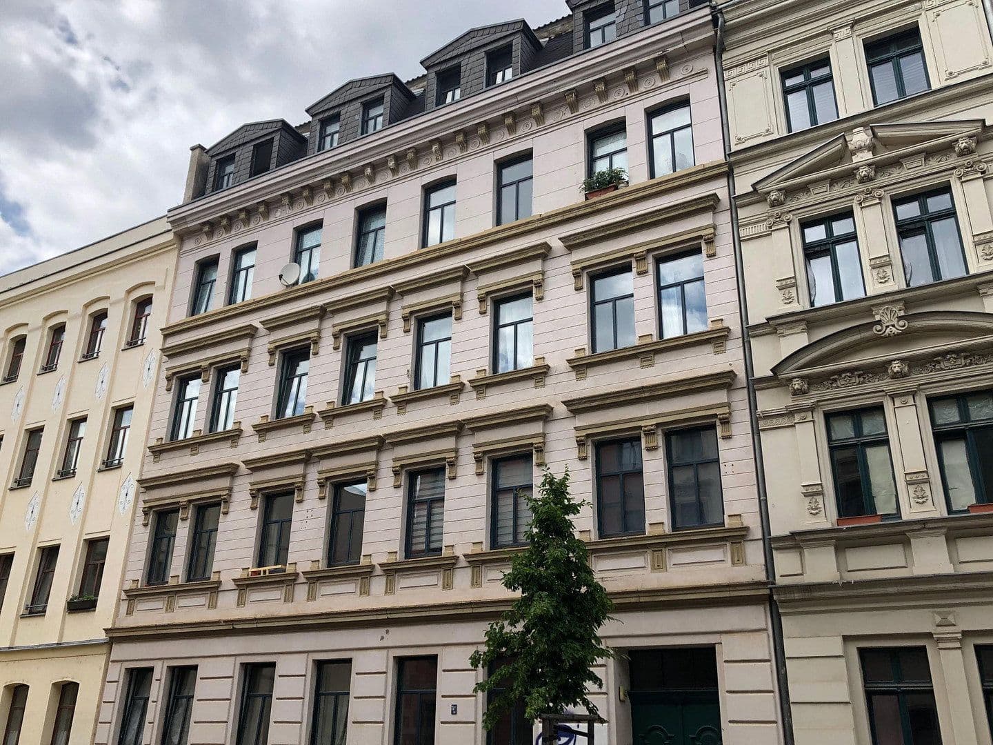 Prenájom domu 120 m², pozemek 600 m², Mariannenstrasse 45, Leipzig, Sasko Prenájom domu 120 m², pozemek 600 m², Mariannenstrasse 45, Leipzig, Sasko