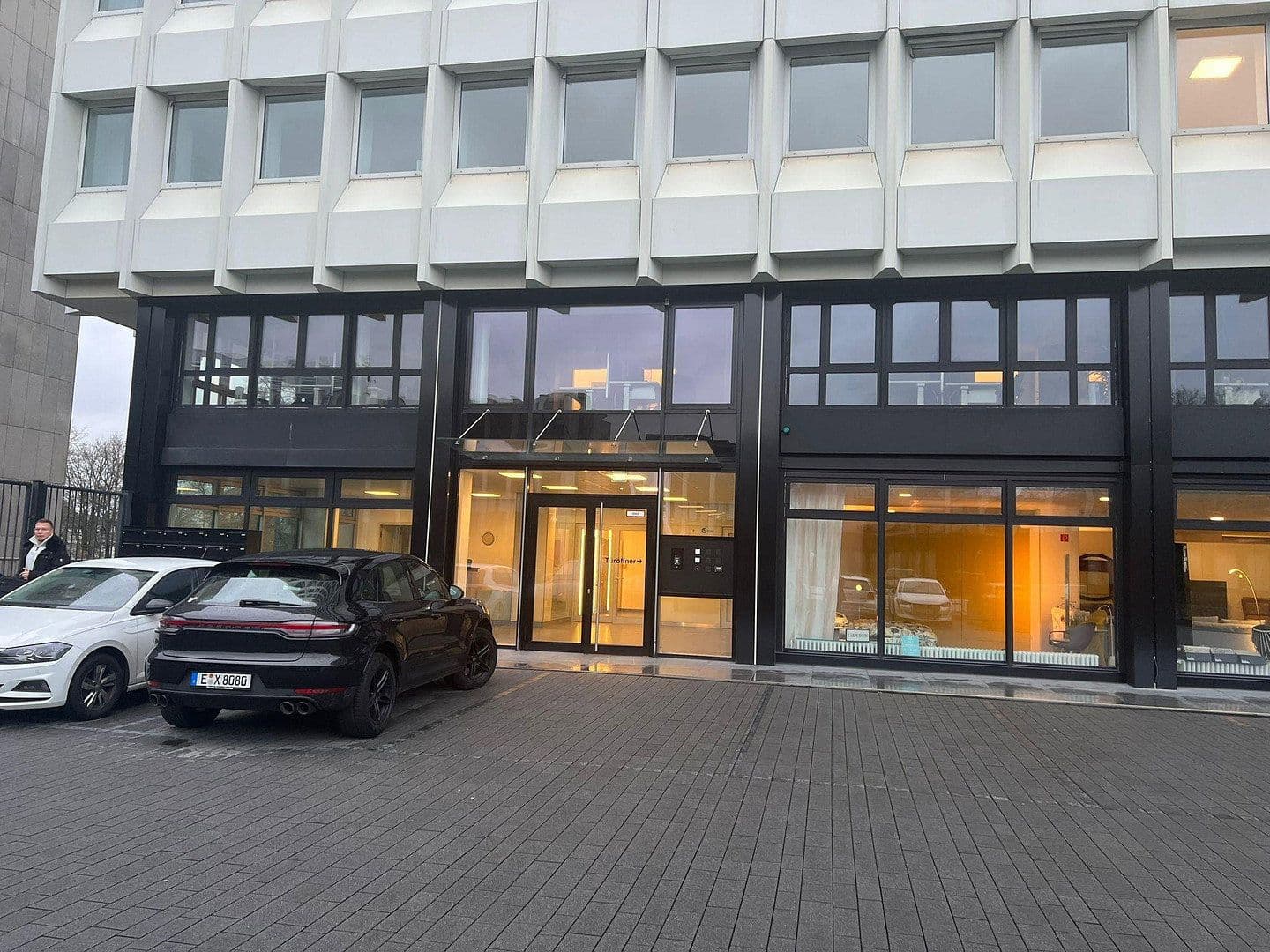 Prenájom kancelárie 100 m², Huyssenallee 82, Essen, Severné Porýnie - Westfálsko Prenájom kancelárie 100 m², Huyssenallee 82, Essen, Severné Porýnie - Westfálsko