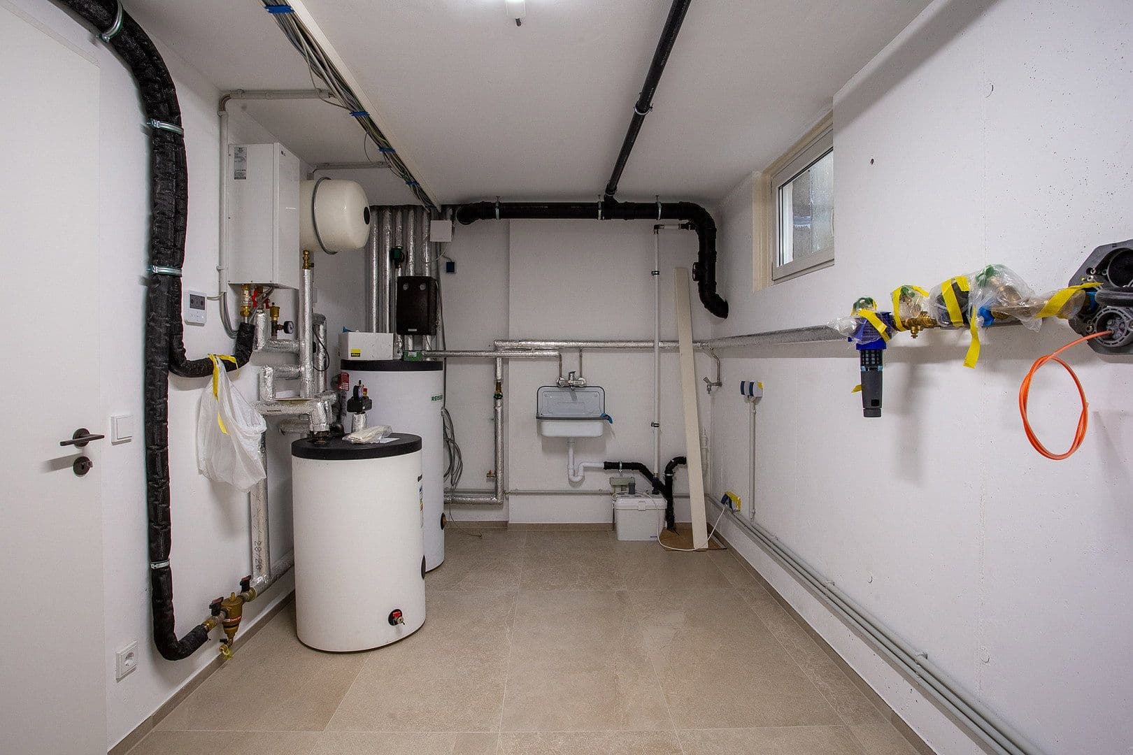 Prenájom domu 185 m², pozemek 330 m², Auf den Gänseweisen 24a, Liederbach am Taunus, Hesensko Prenájom domu 185 m², pozemek 330 m², Auf den Gänseweisen 24a, Liederbach am Taunus, Hesensko