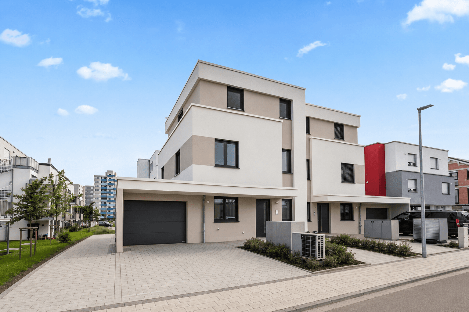 Prenájom domu 185 m², pozemek 330 m², Auf den Gänseweisen 24a, Liederbach am Taunus, Hesensko Prenájom domu 185 m², pozemek 330 m², Auf den Gänseweisen 24a, Liederbach am Taunus, Hesensko