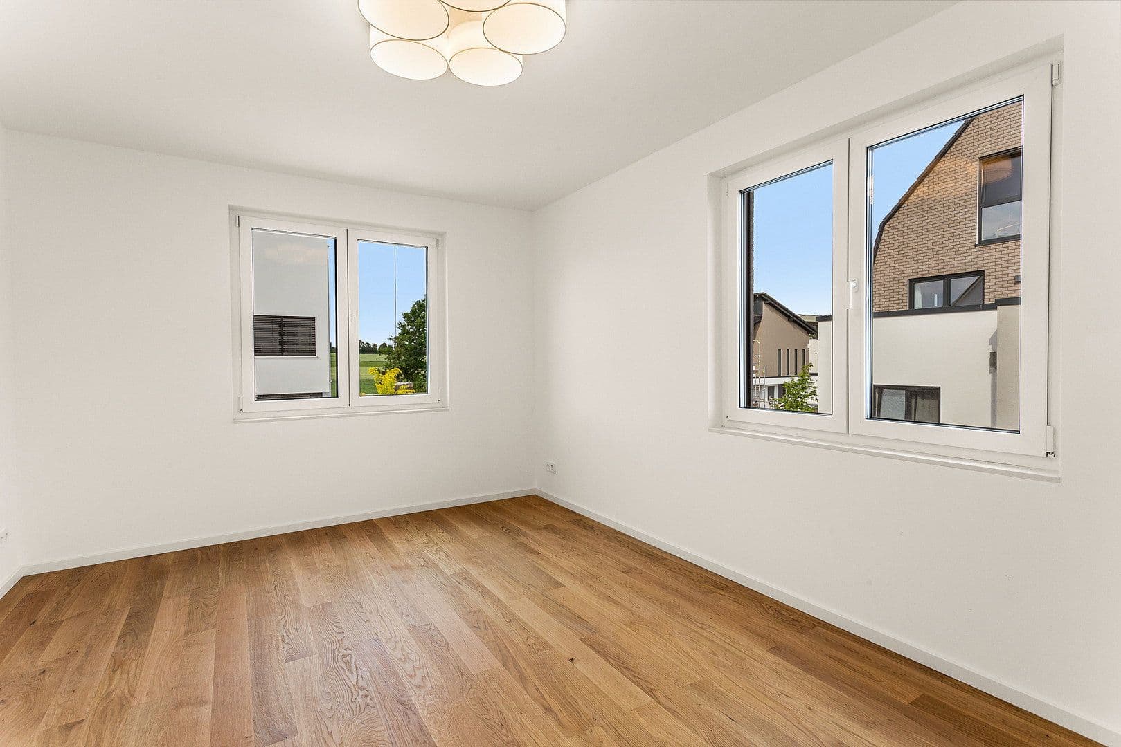 Prenájom domu 185 m², pozemek 330 m², Auf den Gänseweisen 24a, Liederbach am Taunus, Hesensko Prenájom domu 185 m², pozemek 330 m², Auf den Gänseweisen 24a, Liederbach am Taunus, Hesensko