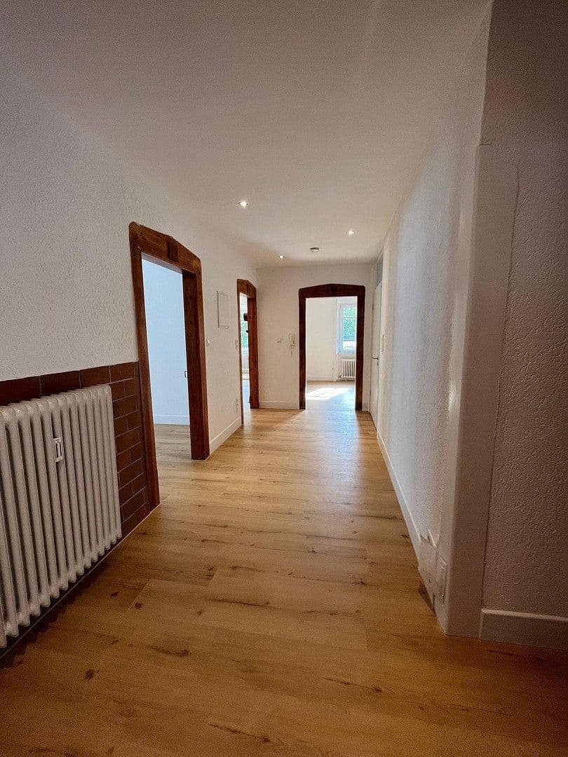 Prenájom bytu 3-izbový 100 m², Mosbach, Bádensko-Wurttembersko Prenájom bytu 3-izbový 100 m², Mosbach, Bádensko-Wurttembersko