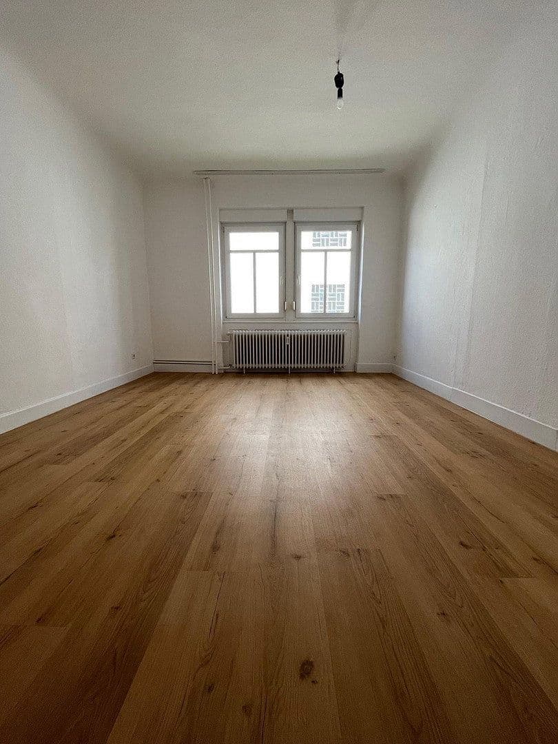 Prenájom bytu 3-izbový 100 m², Mosbach, Bádensko-Wurttembersko Prenájom bytu 3-izbový 100 m², Mosbach, Bádensko-Wurttembersko