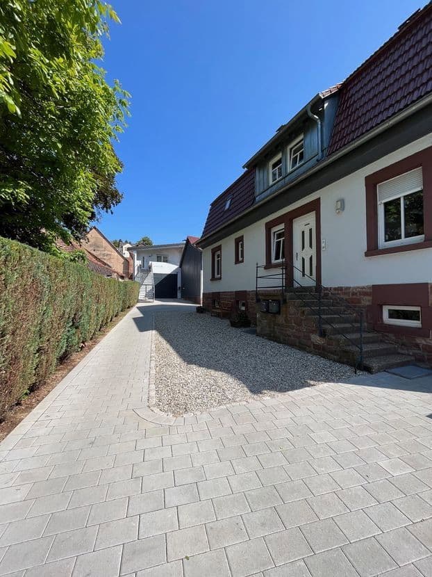 Prenájom bytu 3-izbový 100 m², Mosbach, Bádensko-Wurttembersko Prenájom bytu 3-izbový 100 m², Mosbach, Bádensko-Wurttembersko