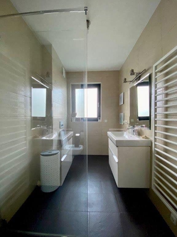 Prenájom domu 254 m², pozemek 451 m², Ottilie-Wildermuth-Weg 4, Frankfurt, Hesensko Prenájom domu 254 m², pozemek 451 m², Ottilie-Wildermuth-Weg 4, Frankfurt, Hesensko