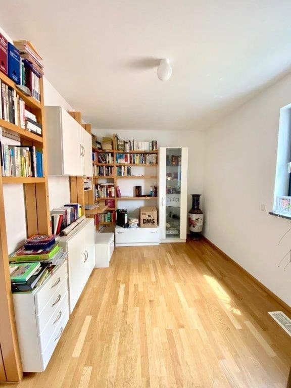 Prenájom domu 254 m², pozemek 451 m², Ottilie-Wildermuth-Weg 4, Frankfurt, Hesensko Prenájom domu 254 m², pozemek 451 m², Ottilie-Wildermuth-Weg 4, Frankfurt, Hesensko