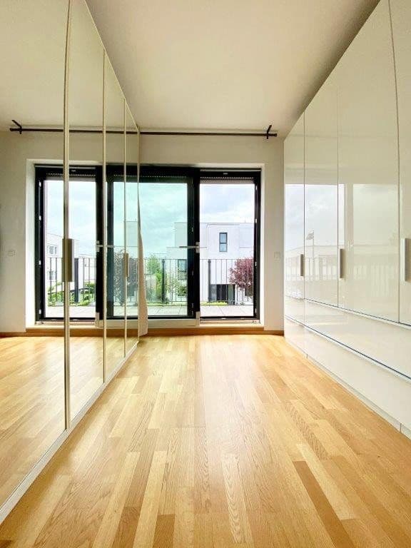 Prenájom domu 254 m², pozemek 451 m², Ottilie-Wildermuth-Weg 4, Frankfurt, Hesensko Prenájom domu 254 m², pozemek 451 m², Ottilie-Wildermuth-Weg 4, Frankfurt, Hesensko