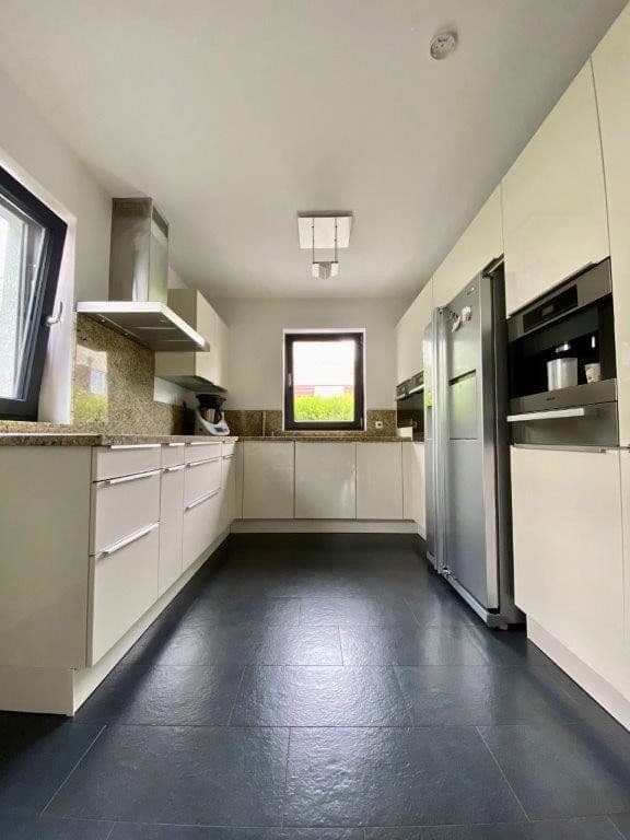 Prenájom domu 254 m², pozemek 451 m², Ottilie-Wildermuth-Weg 4, Frankfurt, Hesensko Prenájom domu 254 m², pozemek 451 m², Ottilie-Wildermuth-Weg 4, Frankfurt, Hesensko