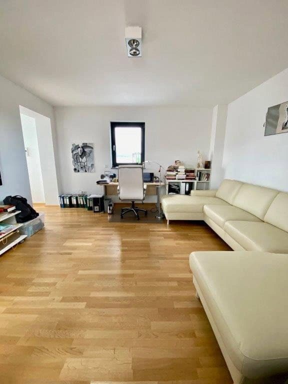 Prenájom domu 254 m², pozemek 451 m², Ottilie-Wildermuth-Weg 4, Frankfurt, Hesensko Prenájom domu 254 m², pozemek 451 m², Ottilie-Wildermuth-Weg 4, Frankfurt, Hesensko