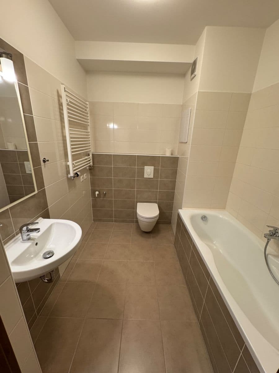Prenájom bytu 1-izbový 33 m², Blšanecká, Praha, Praha Prenájom bytu 1-izbový 33 m², Blšanecká, Praha, Praha