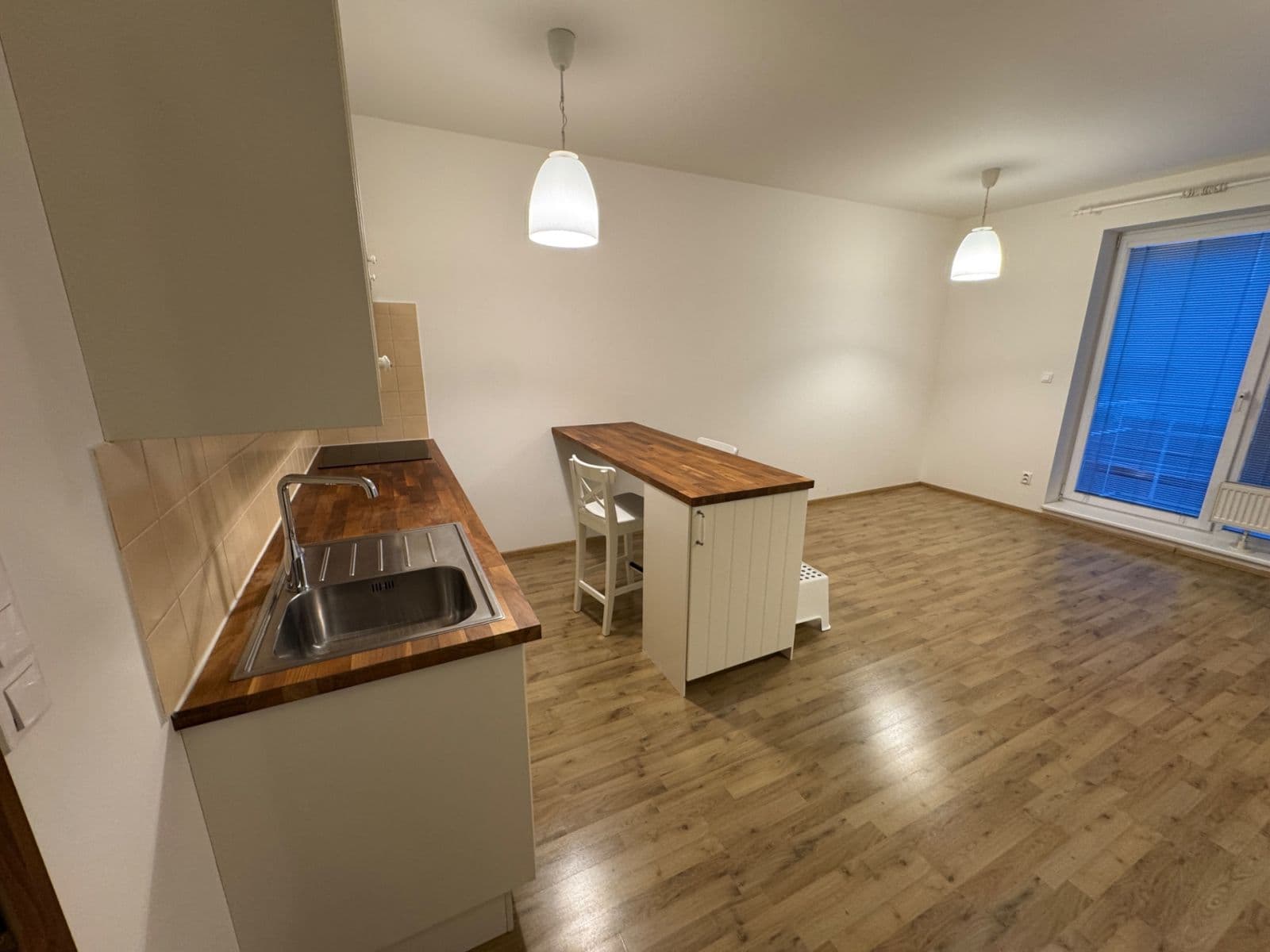 Prenájom bytu 1-izbový 33 m², Blšanecká, Praha, Praha Prenájom bytu 1-izbový 33 m², Blšanecká, Praha, Praha