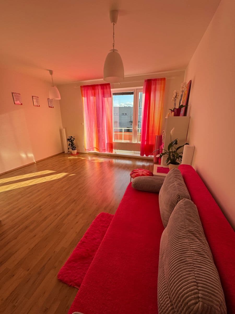 Prenájom bytu 1-izbový 33 m², Blšanecká, Praha, Praha Prenájom bytu 1-izbový 33 m², Blšanecká, Praha, Praha