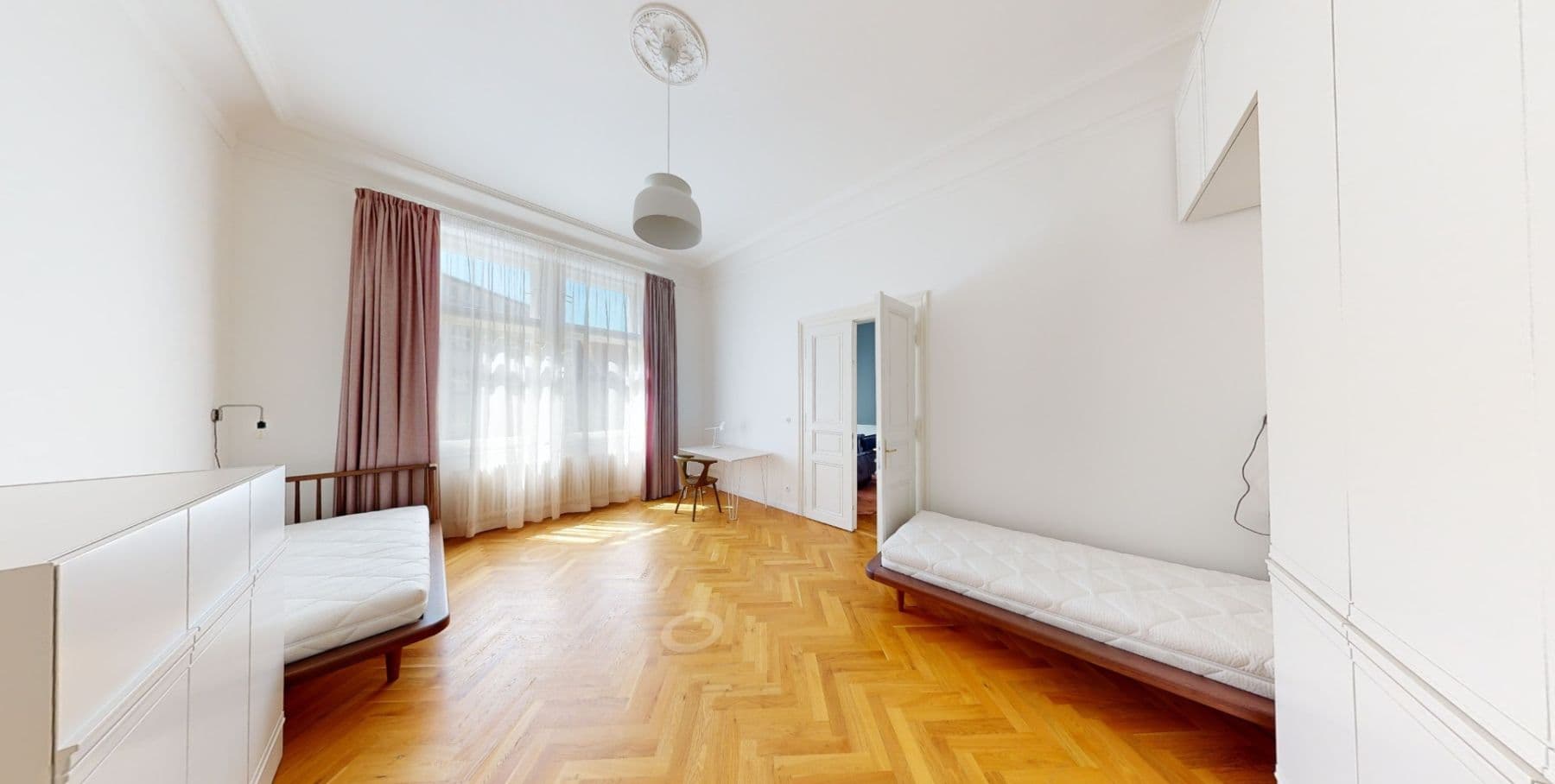 Prenájom bytu 4-izbový 154 m², náměstí Franze Kafky, Praha, Praha Prenájom bytu 4-izbový 154 m², náměstí Franze Kafky, Praha, Praha
