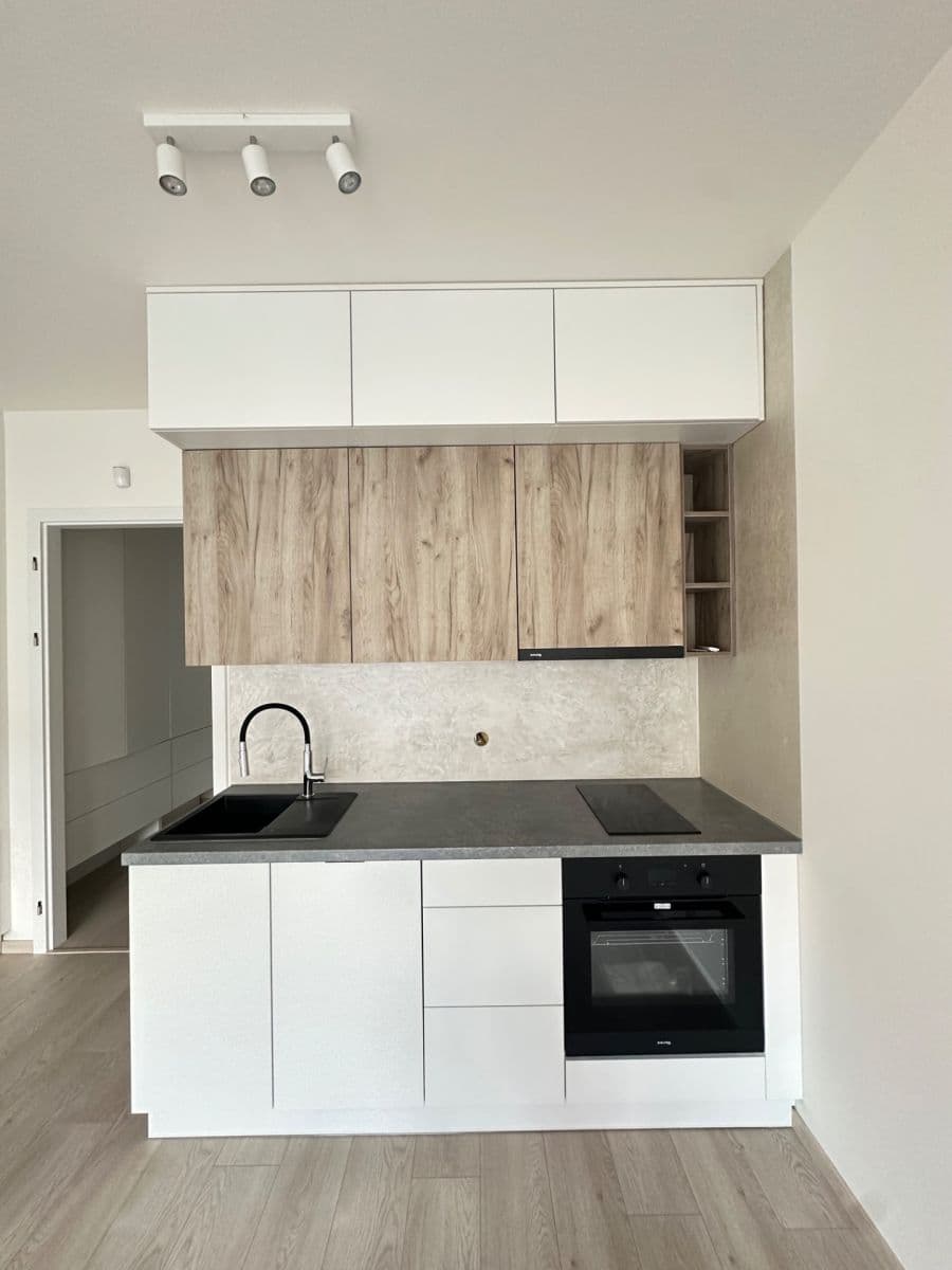 Prenájom bytu 1-izbový 36 m², Bukačova, Praha, Praha Prenájom bytu 1-izbový 36 m², Bukačova, Praha, Praha